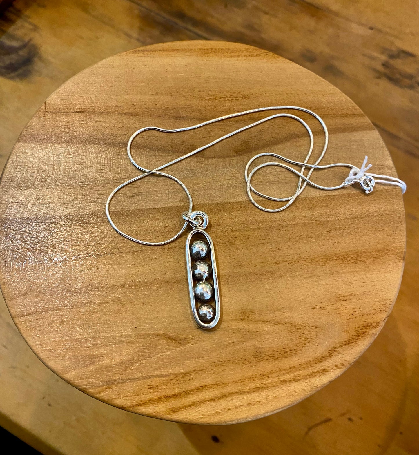 Artisan 2850 - Peas in a Pod Necklace