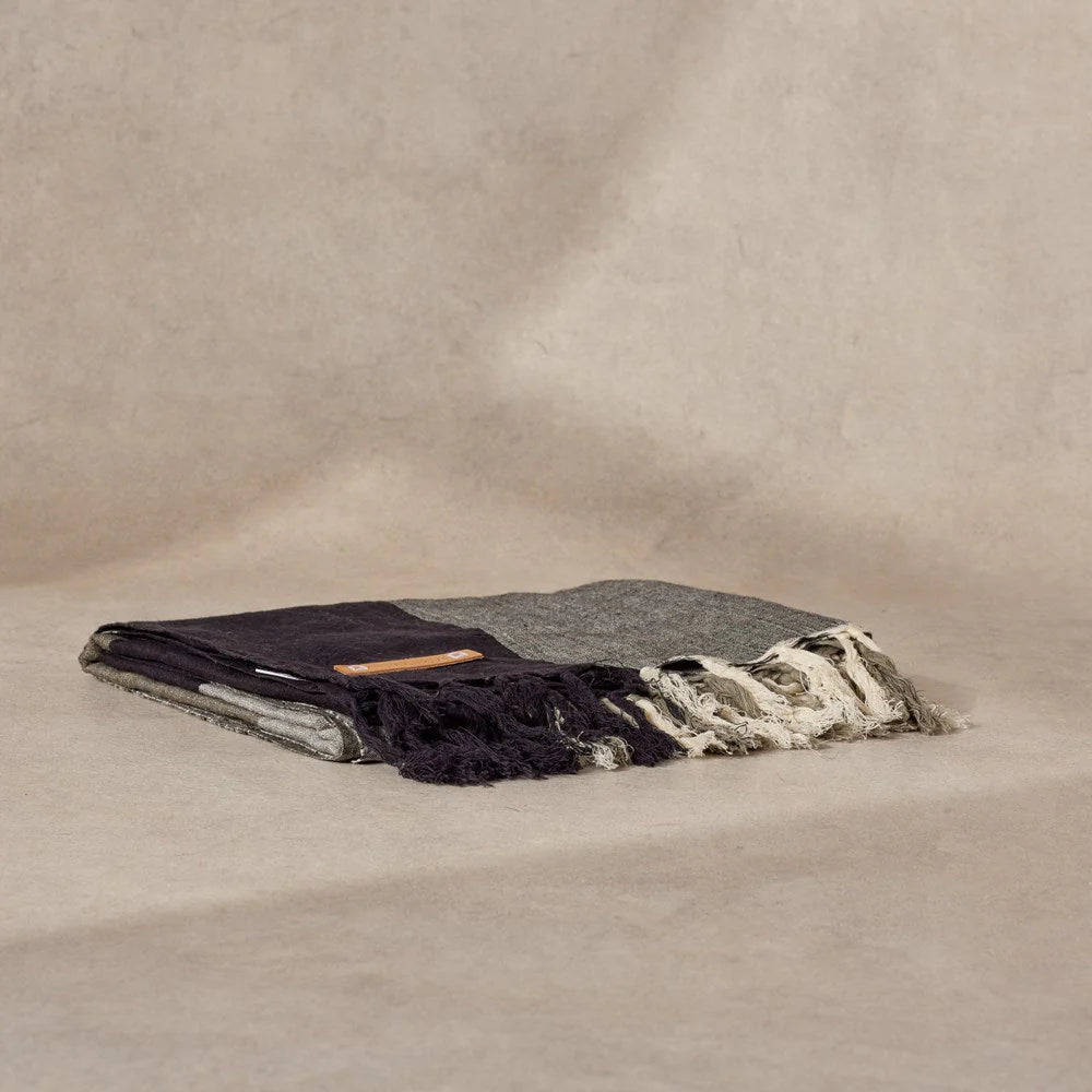 Harriet Throw - Coal