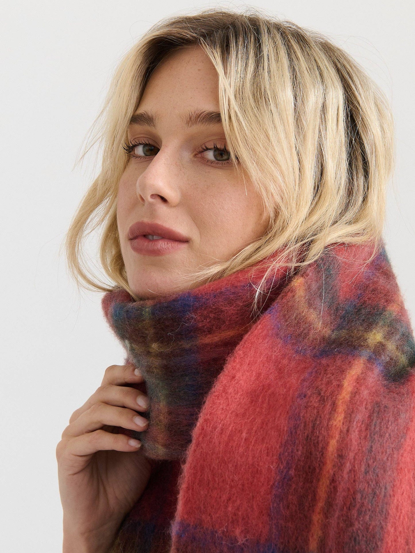 Vivian Checkered Fluffy Scarf