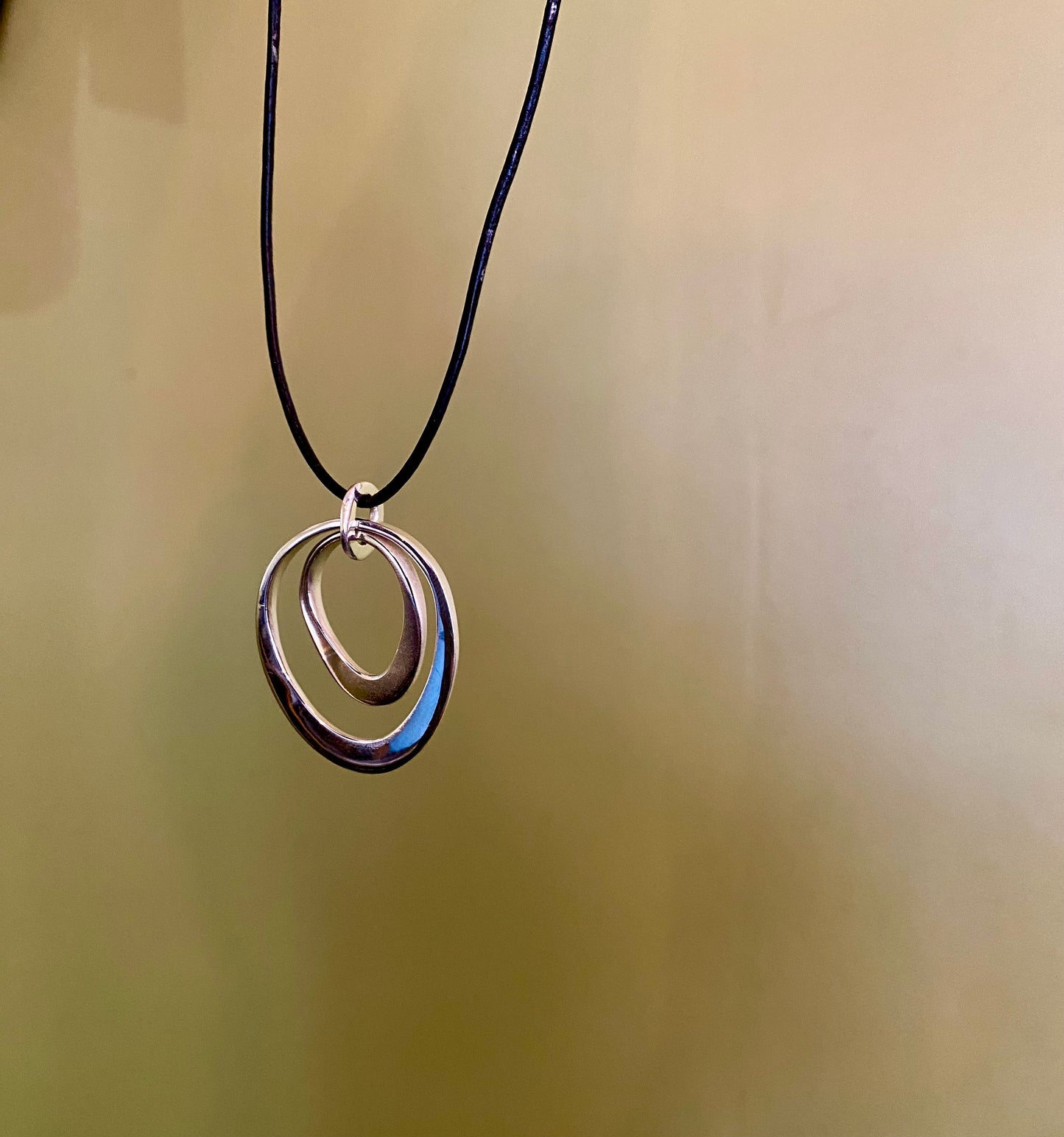 Artisan 2850 - Double Hooped Necklace on Leather