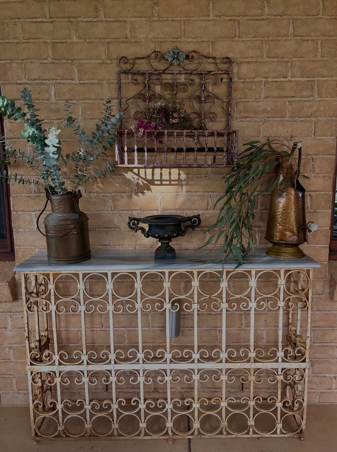 Vintage Bird - Marble Console