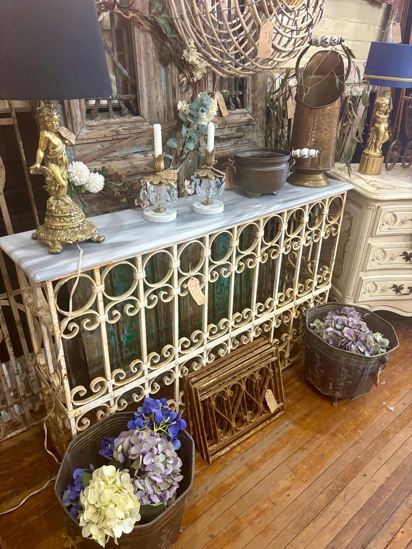 Vintage Bird - Marble Console