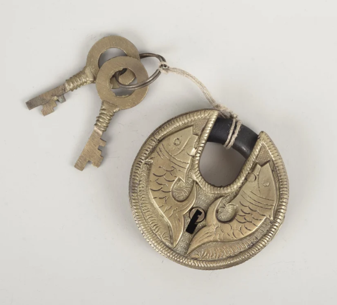 Round Brass Fish Lock