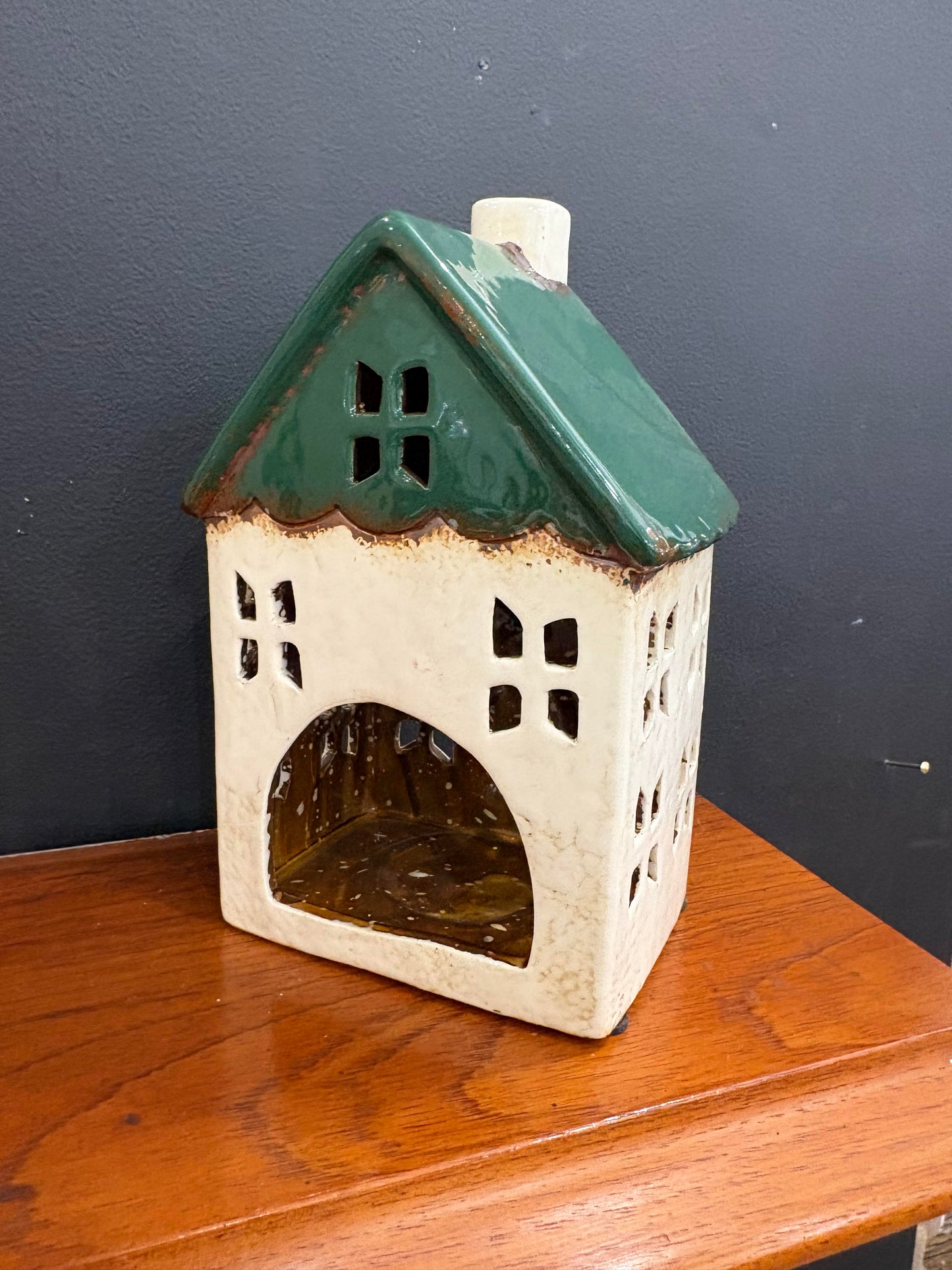 Christmas Tea Light House Green with Wreath Small